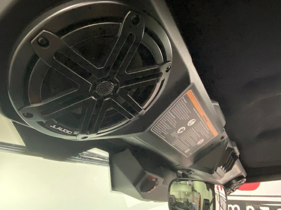 2026 Can-Am SSV DEF LTD 65 HD11 WH HB 26 Limited HD11