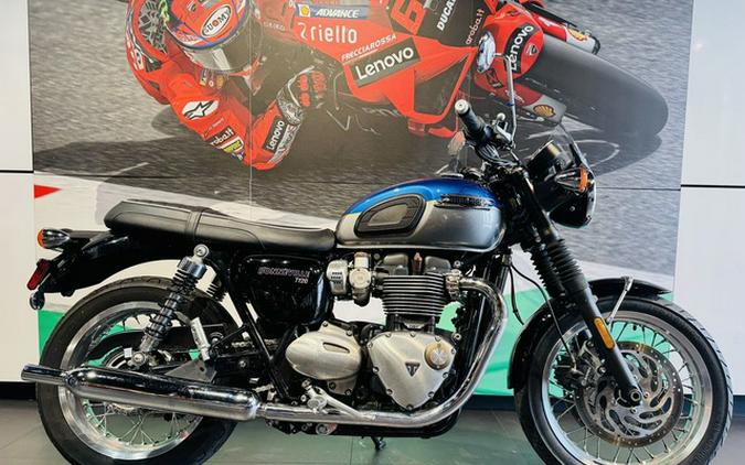 2022 Triumph Bonneville T120 Cobalt BlueSilver Ice