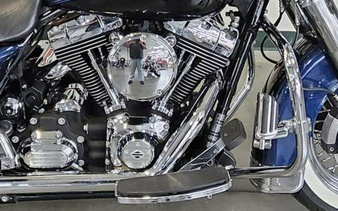 2013 Harley-Davidson® FLHRC - Road King® Classic