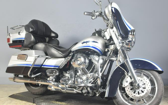 2009 Harley-Davidson CVO Ultra Classic Electra Glide Stardust Silver/Twilight Blue