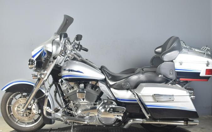 2009 Harley-Davidson CVO Ultra Classic Electra Glide Stardust Silver/Twilight Blue