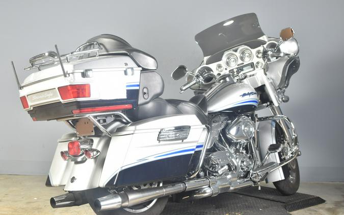 2009 Harley-Davidson CVO Ultra Classic Electra Glide Stardust Silver/Twilight Blue
