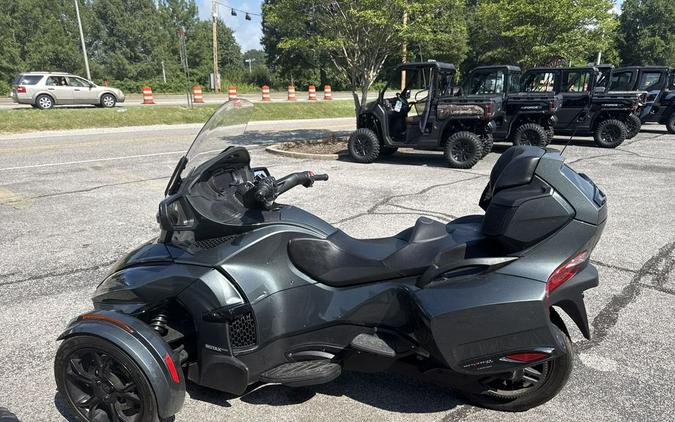 2019 Can-Am® Spyder® RT Limited Dark