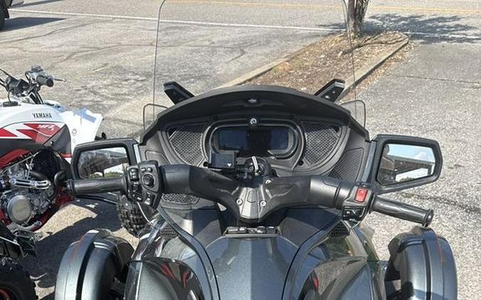 2019 Can-Am® Spyder® RT Limited Dark