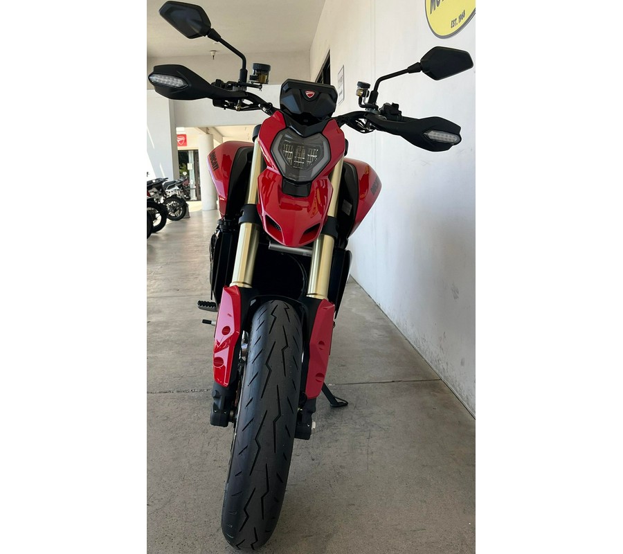 2027 Ducati HYPERMOTARD V2