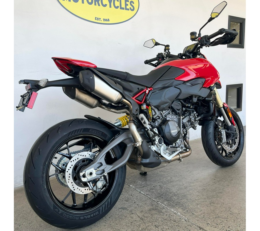 2027 Ducati HYPERMOTARD V2