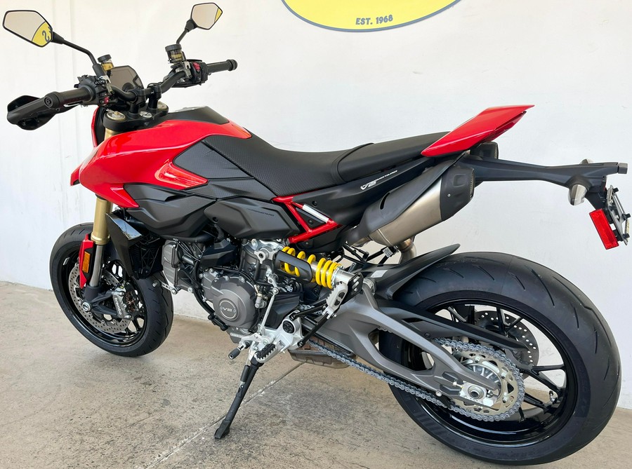 2027 Ducati HYPERMOTARD V2