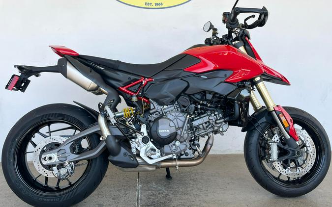 2027 Ducati HYPERMOTARD V2