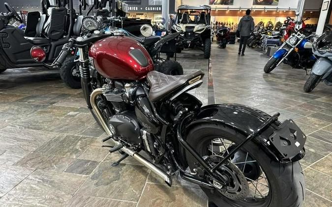 2022 Triumph Bonneville Bobber Cordovan Red