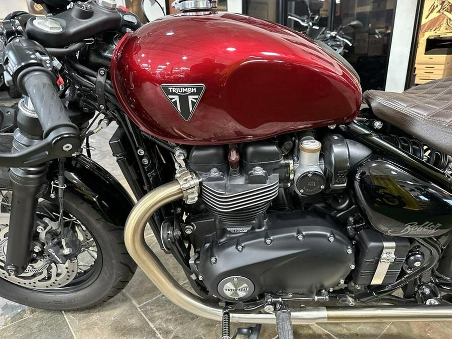 2022 Triumph Bonneville Bobber Cordovan Red