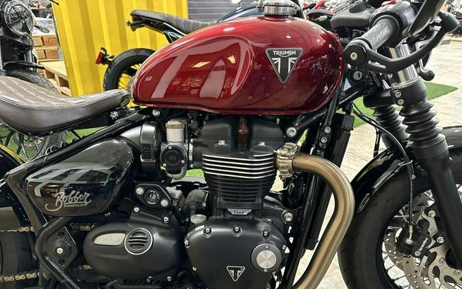 2022 Triumph Bonneville Bobber Cordovan Red