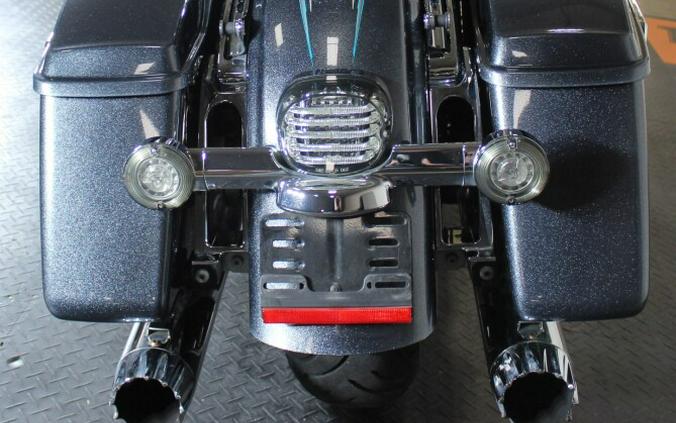 2015 Harley-Davidson® FLHR Road King® Classic