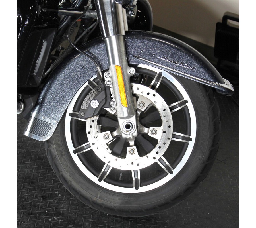 2015 Harley-Davidson® FLHR Road King® Classic