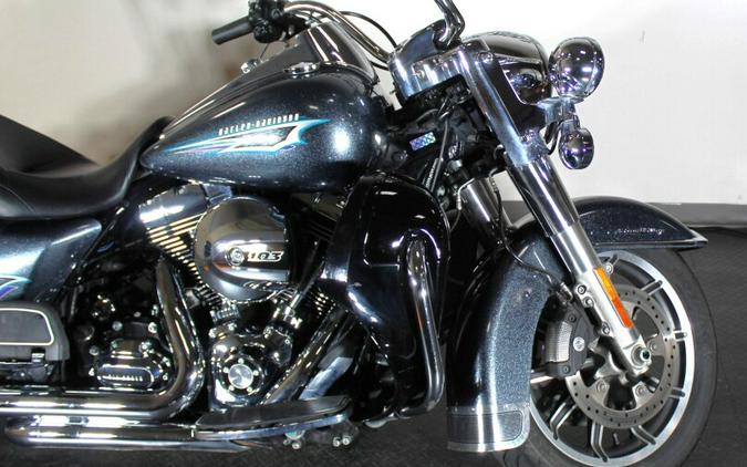 2015 Harley-Davidson® FLHR Road King® Classic