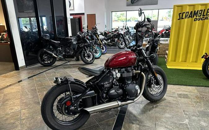 2022 Triumph Bonneville Bobber Cordovan Red