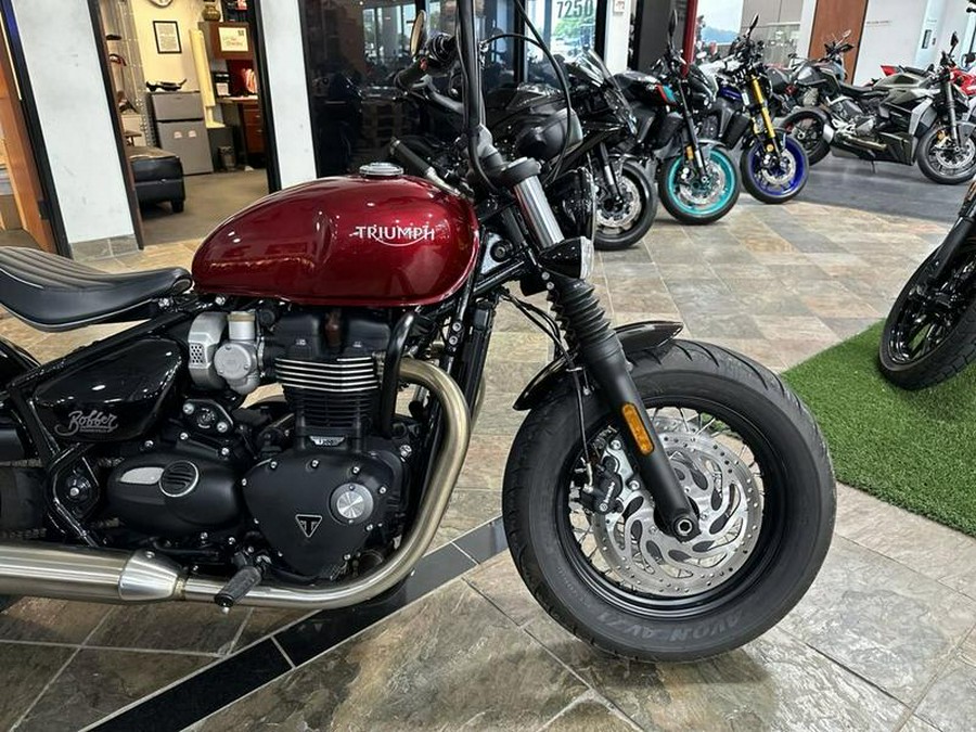 2022 Triumph Bonneville Bobber Cordovan Red