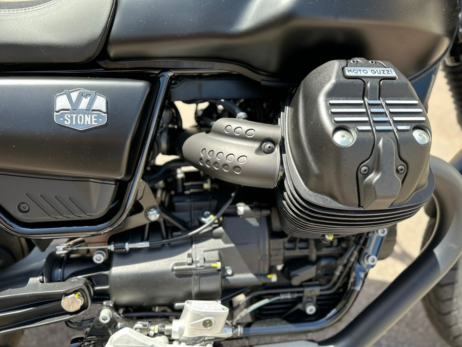 2024 Moto Guzzi V7 Stone