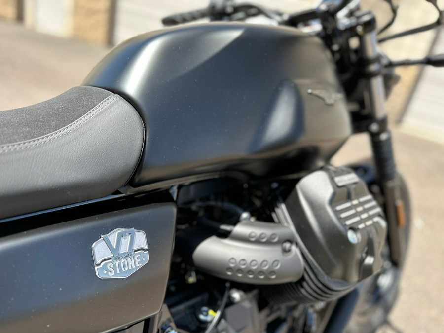 2024 Moto Guzzi V7 Stone