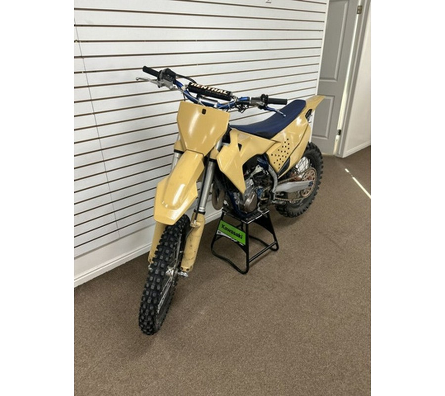 2019 Husqvarna F2401S1