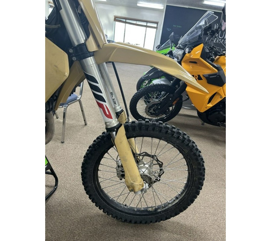 2019 Husqvarna F2401S1