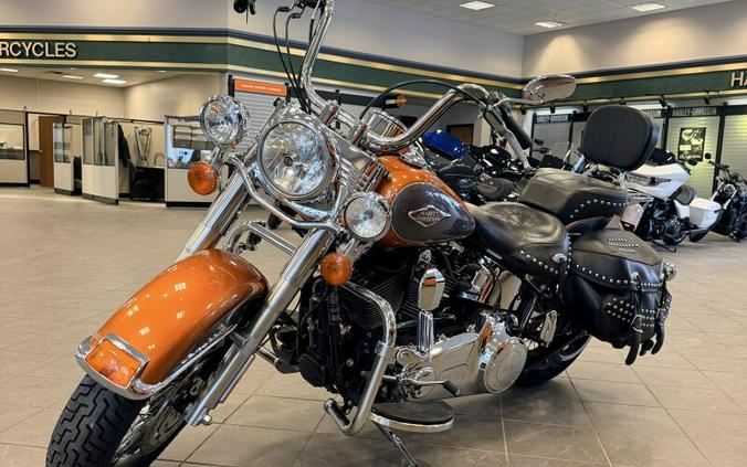 2015 Harley-Davidson® Heritage Softail® Classic Two-Tone Amber Whiskey/Charcoal