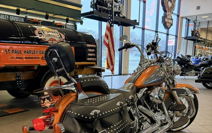 2015 Harley-Davidson® Heritage Softail® Classic Two-Tone Amber Whiskey/Charcoal