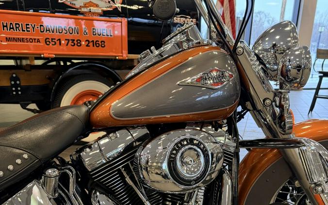 2015 Harley-Davidson® Heritage Softail® Classic Two-Tone Amber Whiskey/Charcoal