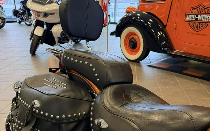 2015 Harley-Davidson® Heritage Softail® Classic Two-Tone Amber Whiskey/Charcoal