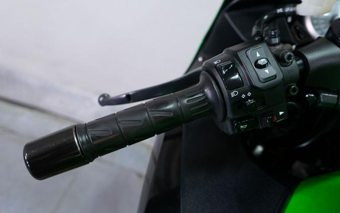 2015 Kawasaki Ninja® ZX™-14R ABS