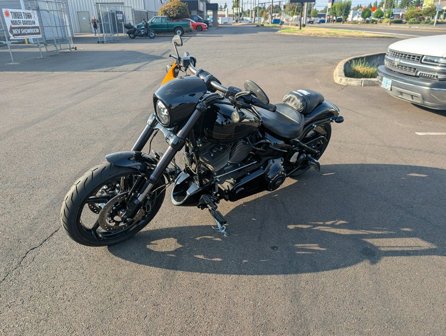 2016 Harley-Davidson CVO™ Pro Street Breakout®