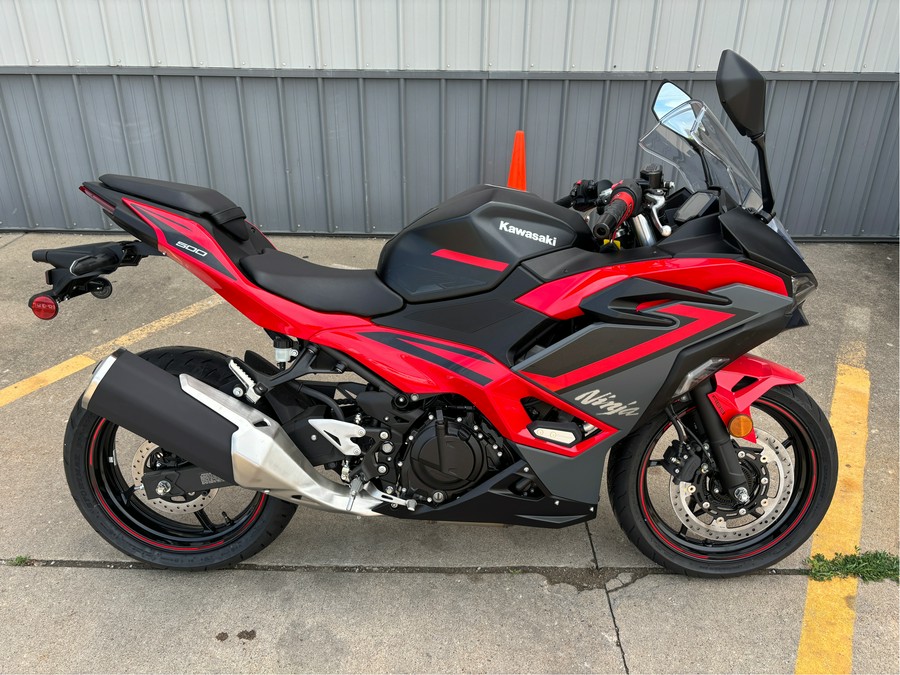 2025 Kawasaki Ninja 500 SE ABS