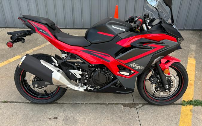 2025 Kawasaki Ninja 500 SE ABS