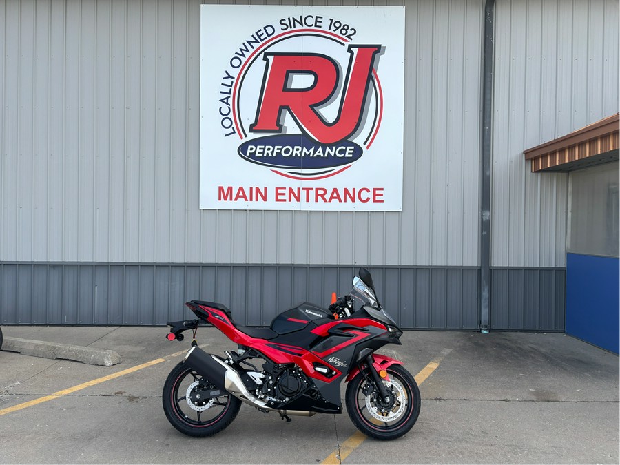 2025 Kawasaki Ninja 500 SE ABS