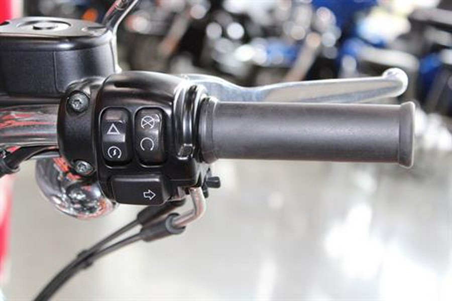 2016 Harley-Davidson 1200 Custom