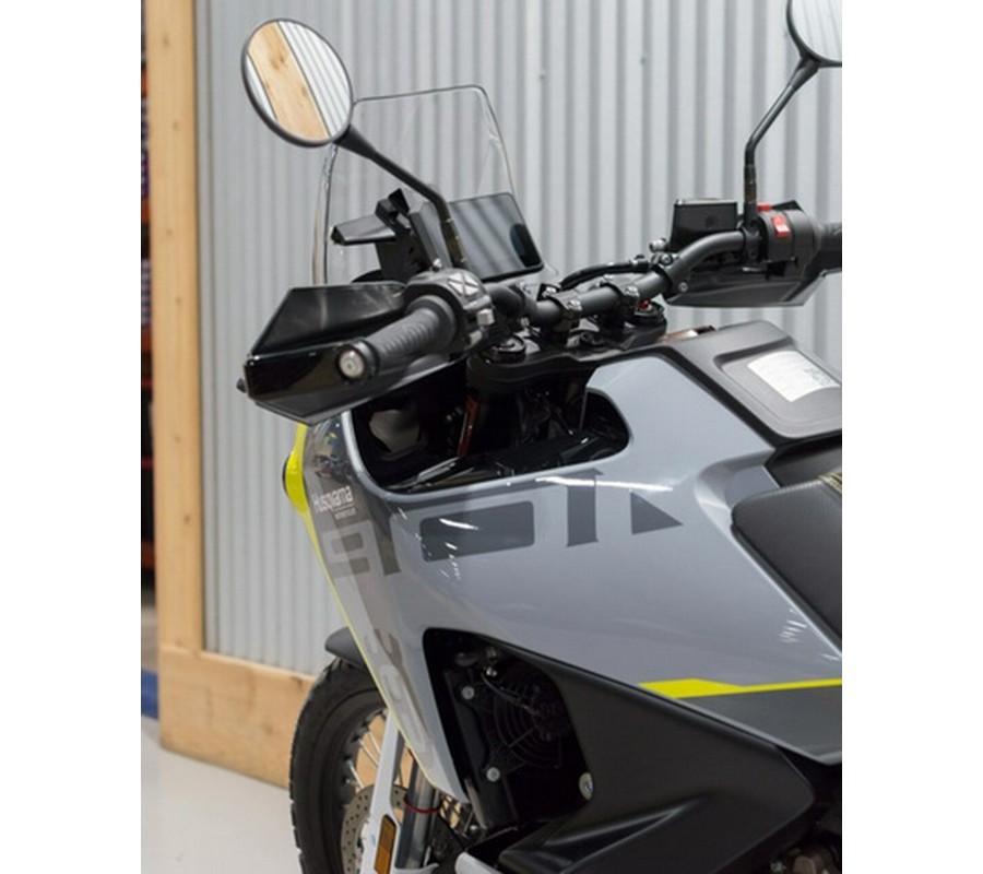 2025 Husqvarna Norden 901