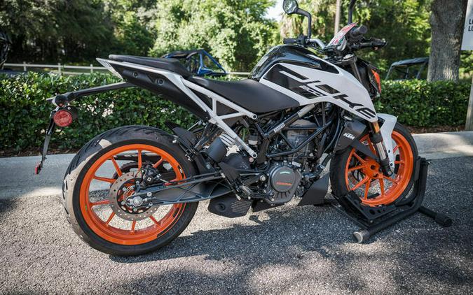 2022 KTM 200 Duke