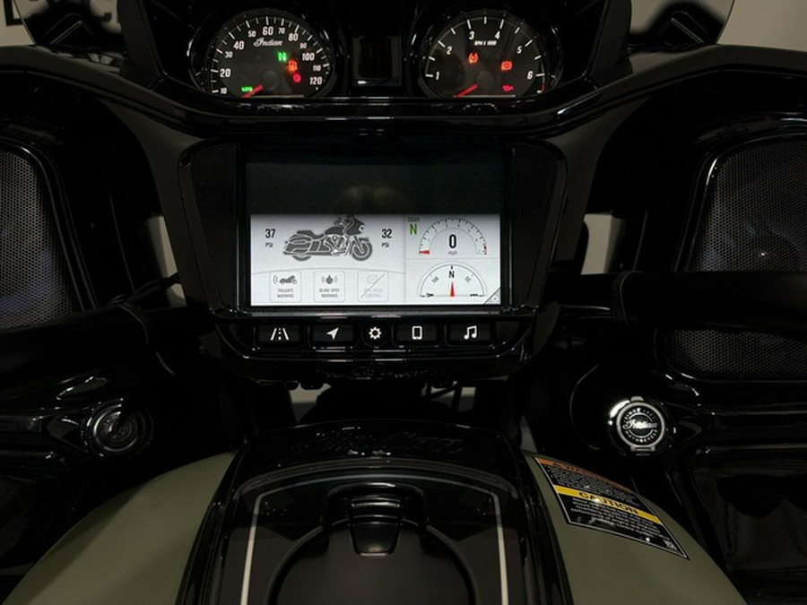 2025 Indian Challenger Dark Horse 112 Moss Green Smoke