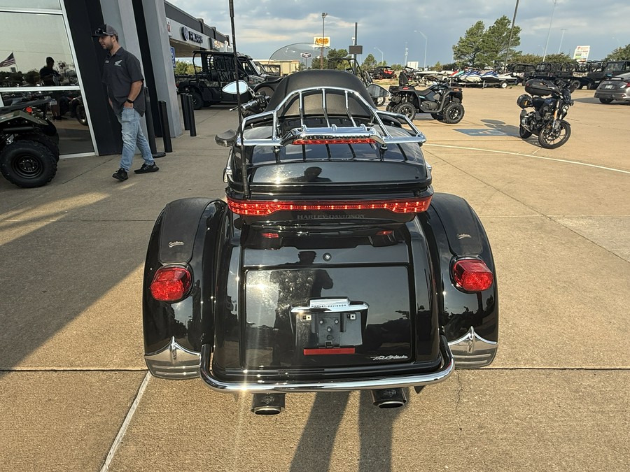 2016 Harley-Davidson® FLHTCUTG Tri Glide® Ultra