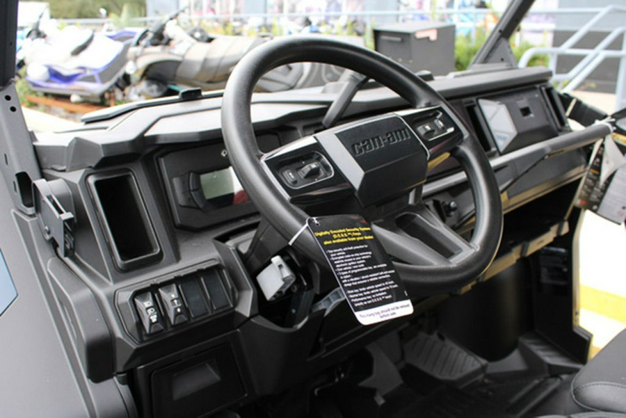 2026 Can-Am Defender MAX XT HD11 With 10.25 In.Display
