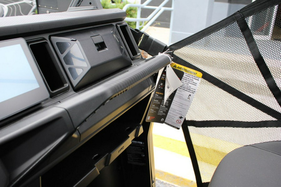 2026 Can-Am Defender MAX XT HD11 With 10.25 In.Display