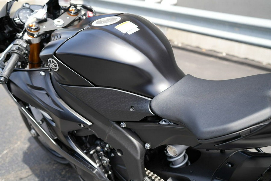 2025 Yamaha YZF-R6 RACE