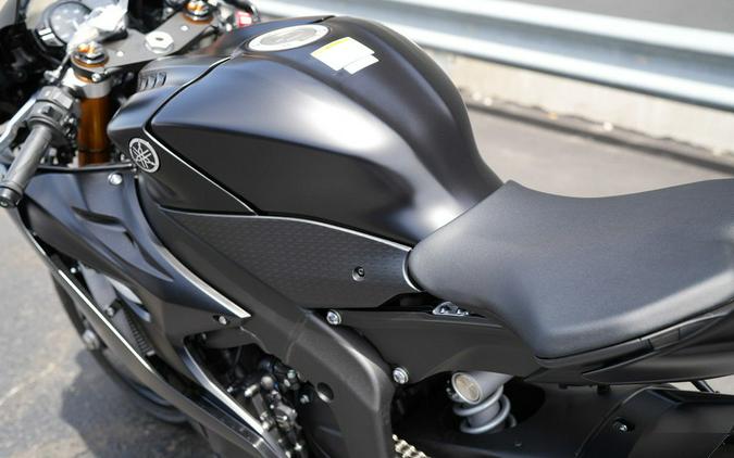 2025 Yamaha YZF-R6 RACE