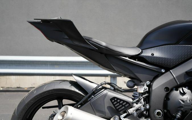 2025 Yamaha YZF-R6 RACE