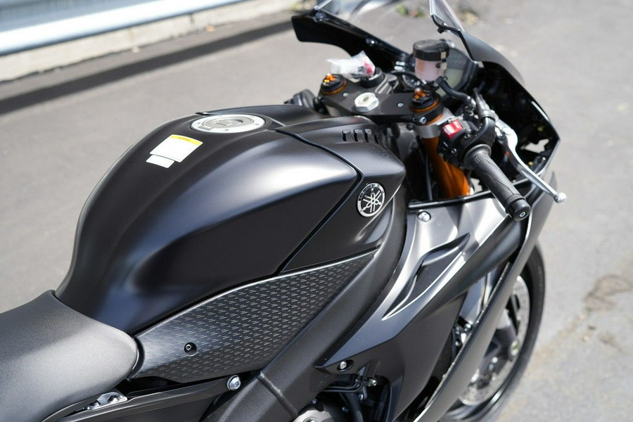 2025 Yamaha YZF-R6 RACE
