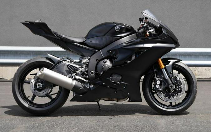 2025 Yamaha YZF-R6 RACE