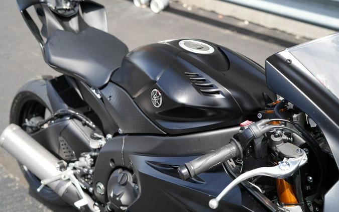2025 Yamaha YZF-R6 RACE