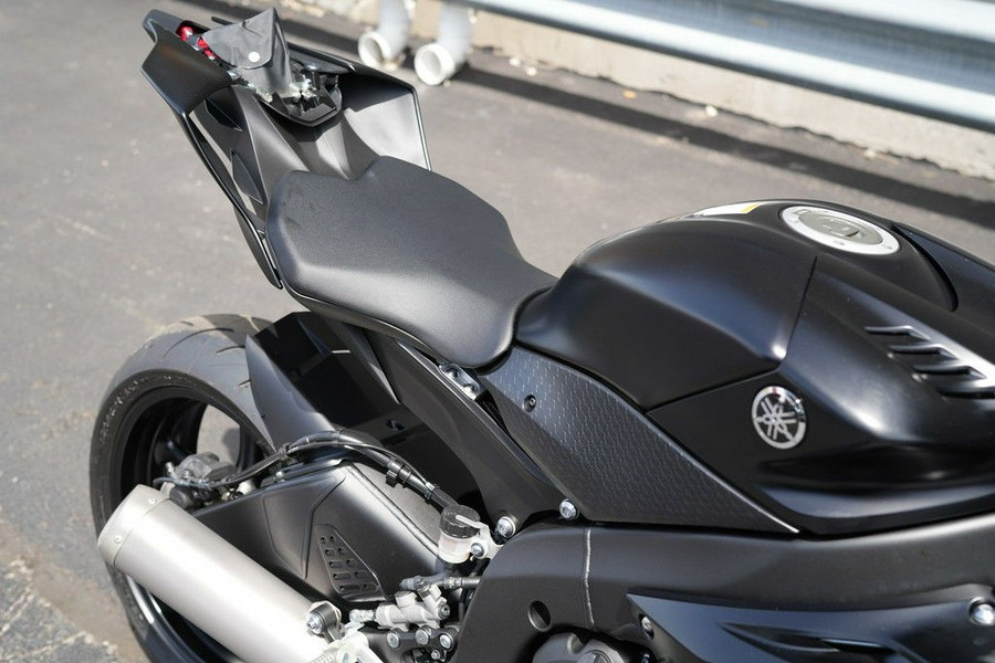 2025 Yamaha YZF-R6 RACE