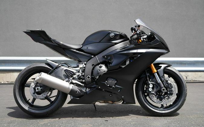 2025 Yamaha YZF-R6 RACE