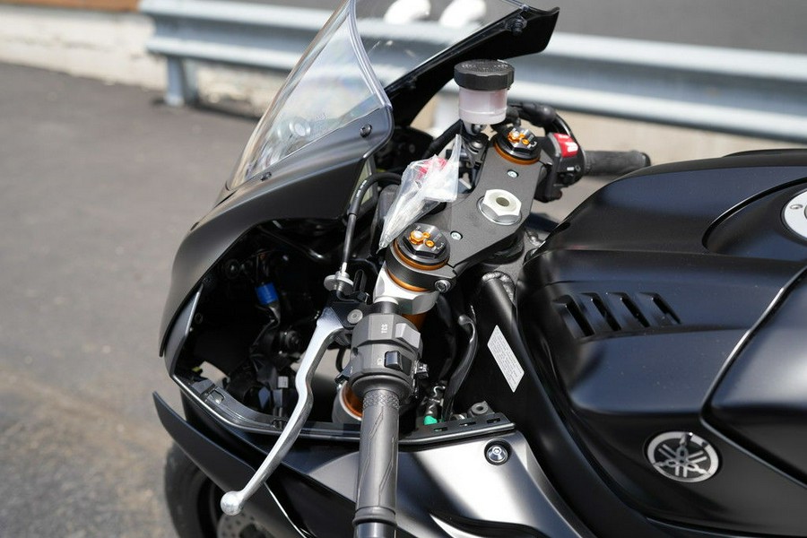 2025 Yamaha YZF-R6 RACE