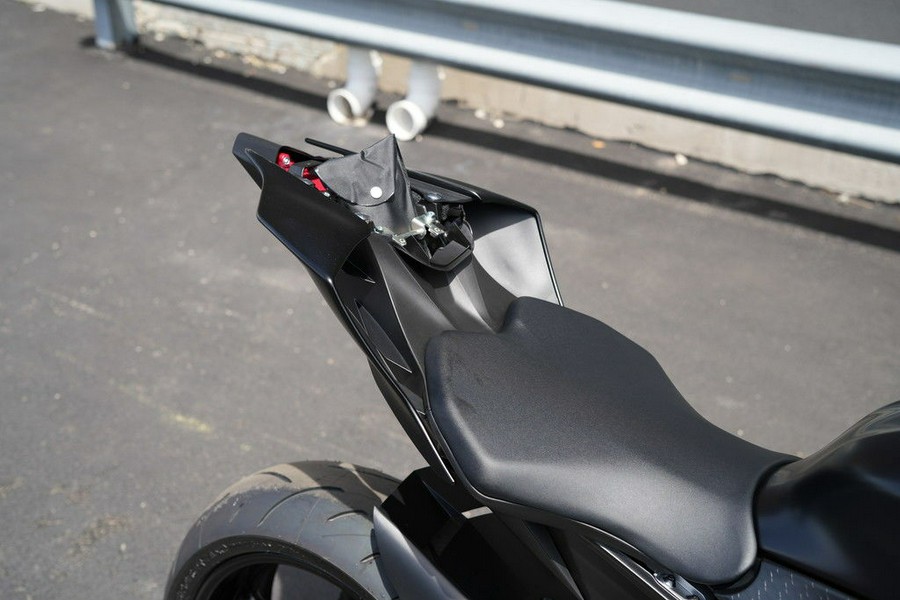 2025 Yamaha YZF-R6 RACE